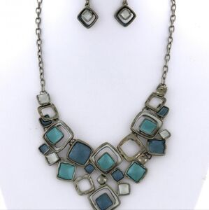 #33 Gun metal and blue chunky statement necklace set